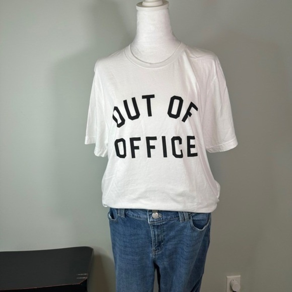 Out Of Office Graphic Tee Womens Large White Vacation Travel Shirt - Picture 6 of 8
